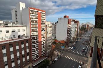 En venta. Espectacular departamento de cuatro ambientes a la calle con balcón corrido - Mar del Plata
